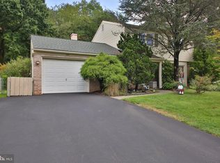 985 Gorson Dr, Warminster, PA 18974