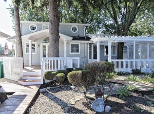 1405 Sunnyside Beach Dr, Johnsburg, IL 60051