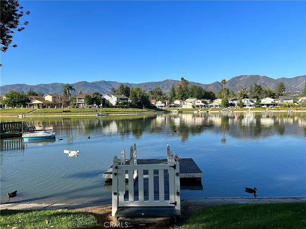 3 bed, 2.5 bath, 1523 sqft, $3,300 — Photo 2
