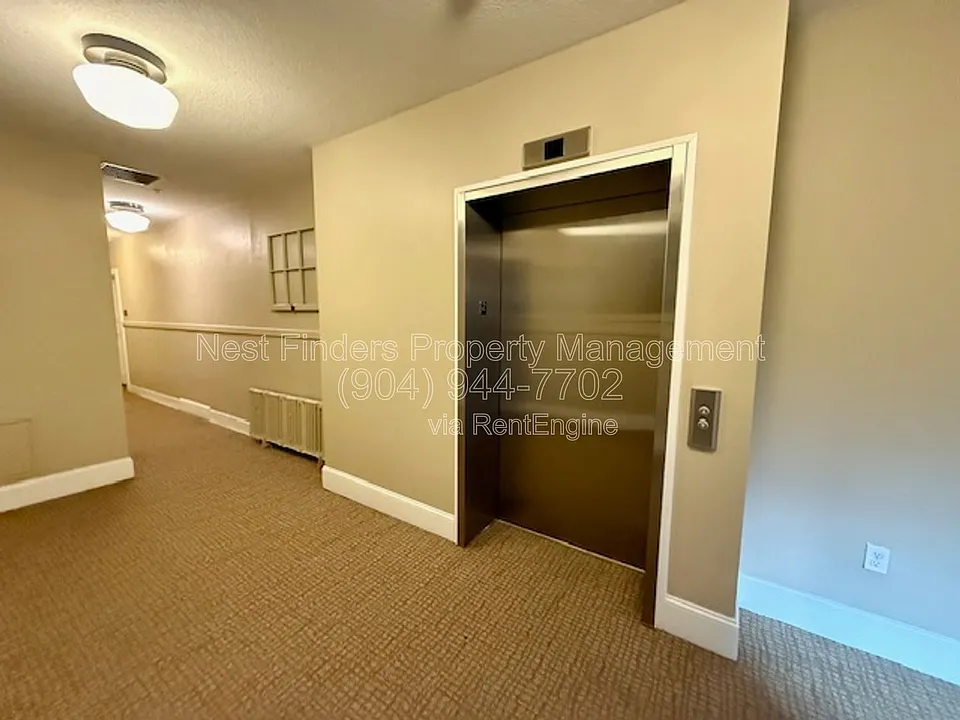 2525 College St #2201