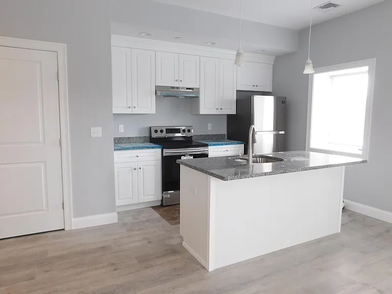 20 Milton St #104 — Photo 3