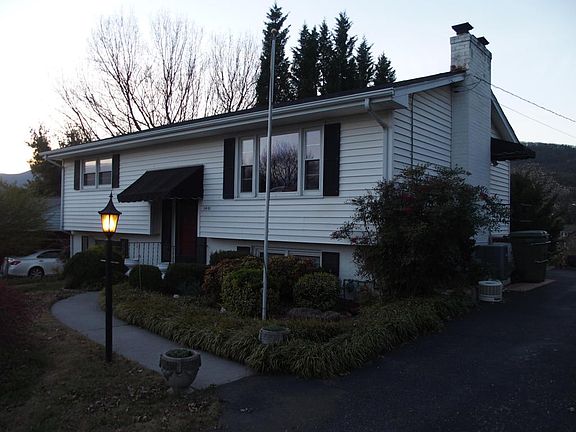 3rd image of 1401 Kathryn Ln
