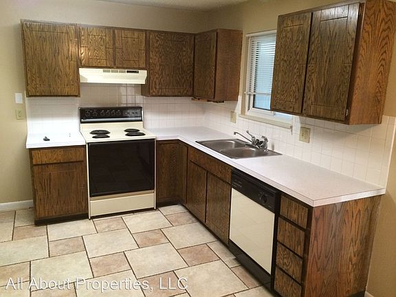 2nd image of 501 36th Avenue Ct