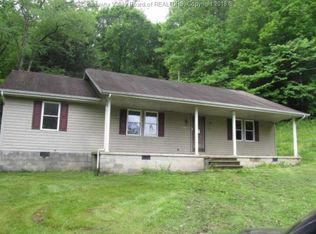 1374 Walker Hollow Rd, Ridgeview, WV 25169