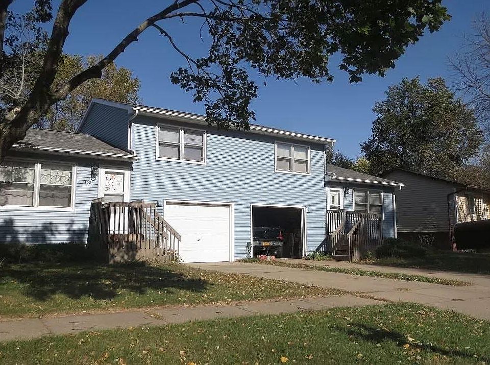 1st image of 450 Heritage Pl