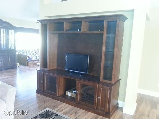 5th image of 553 Carrera Dr