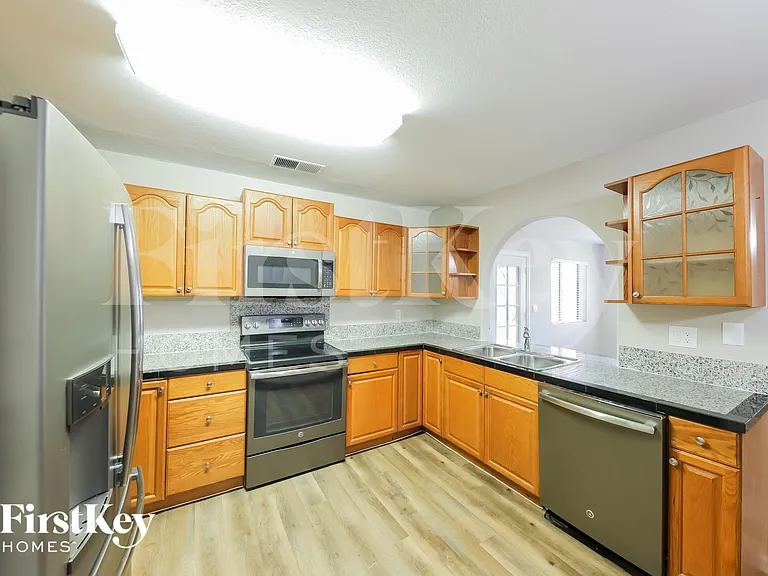 1419 W Ross Ave — Photo 6