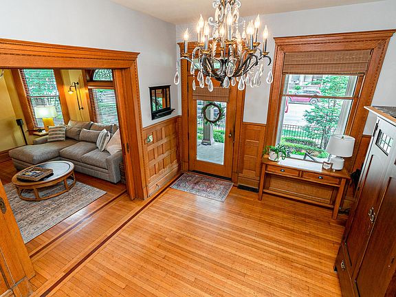 5th image of 1115 Neil Ave