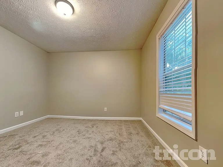 3625 Cobblestone Dr — Photo 13