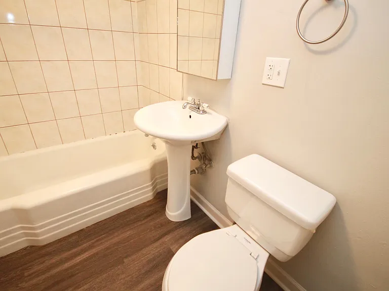 2801 W Logan Blvd #G — Photo 9