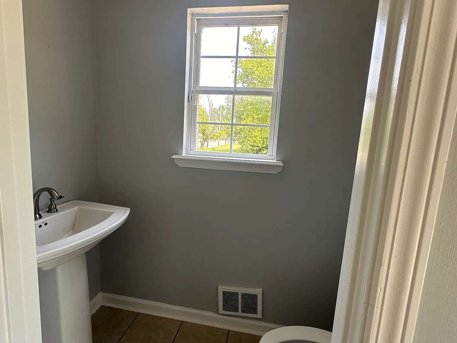 4 bed, 2.5 bath, 1372 sqft, $1,750 — Photo 3