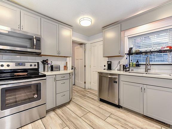 4th image of 810 28th St