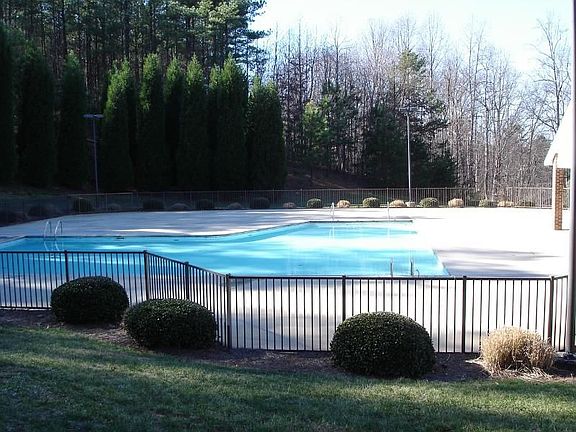 3rd image of 154 Palmer Marsh Pl