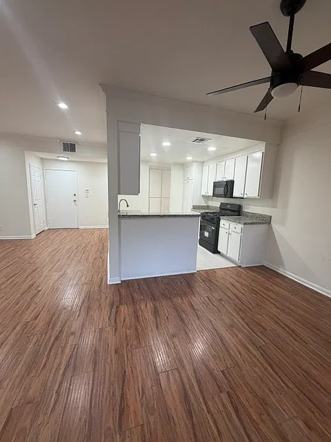 4650 Sepulveda Blvd — Photo 2