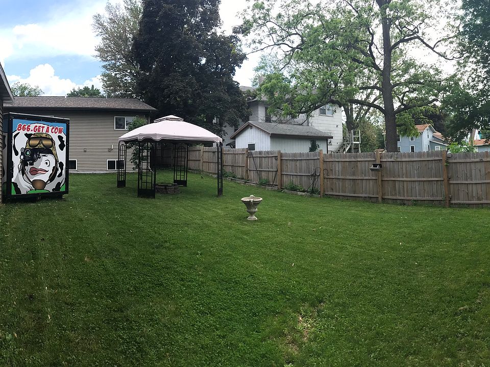 Great view of huge backyard!