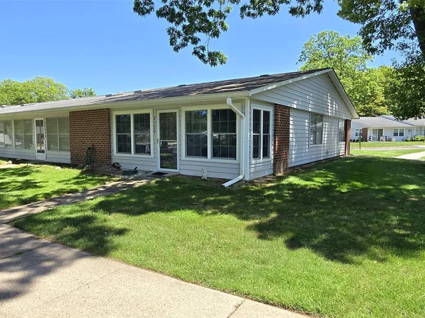 232 Blackpool Court #F, Ridge, NY 11961