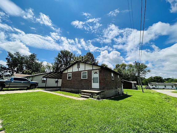 3rd image of 210 Bourbon Dr