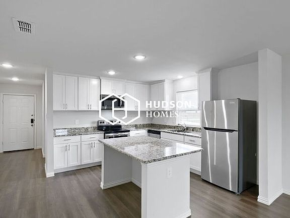 5th image of 2708 William St