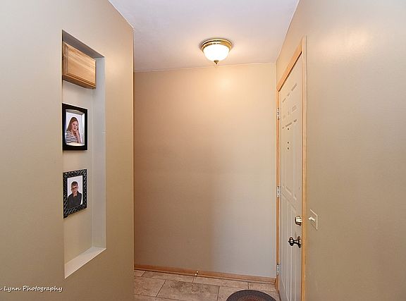 3rd image of 875 W Marywood Ave