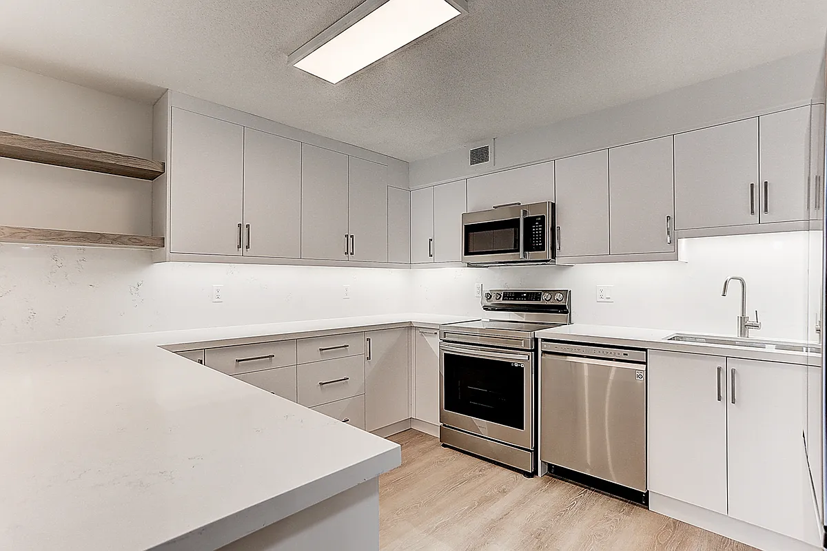Building Photo - 188 Spadina Ave #405
