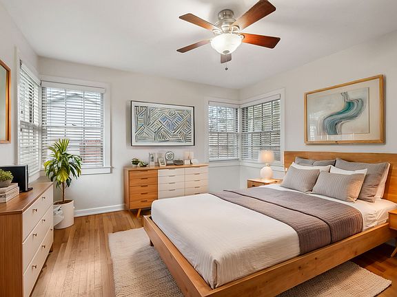 3rd image of 4164 Marquette Ave