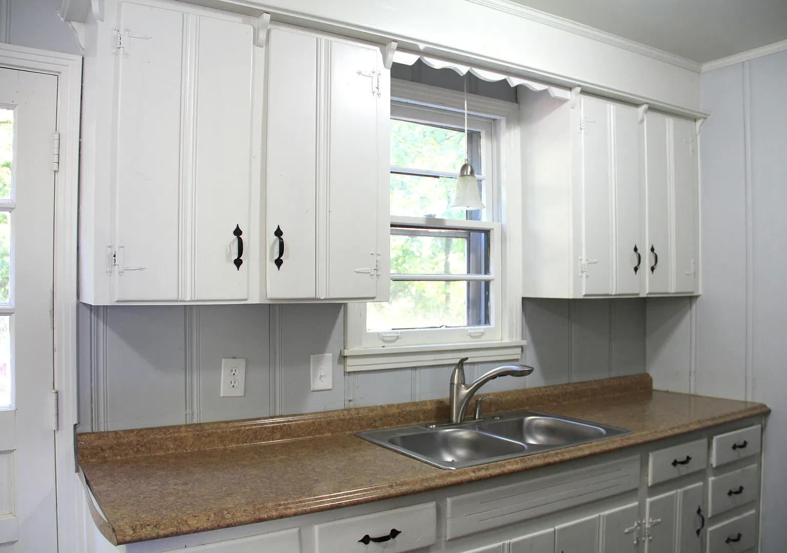 Donelson - Updated 2 bedroom 1 bath - tons of parking & storage! — Photo 4