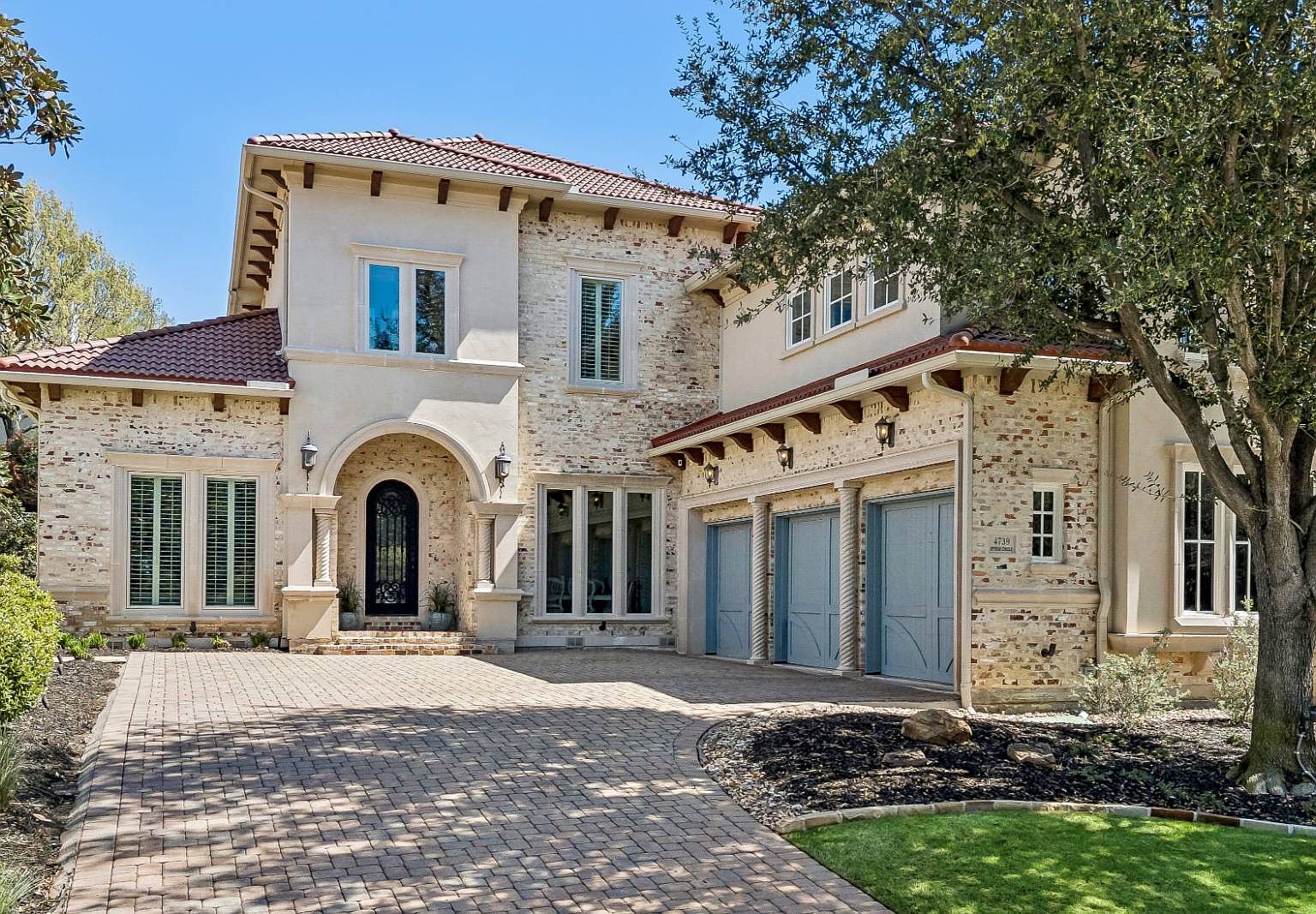 4739 Byron Cir
