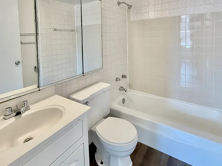 6815 N Sheridan Rd — Photo 22