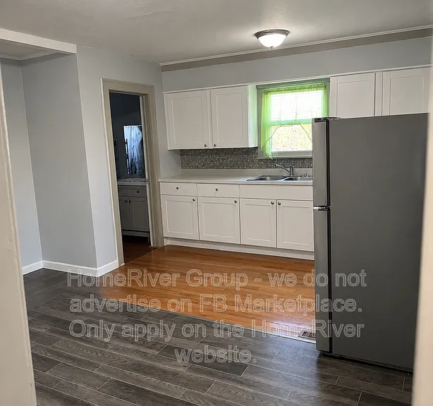 4106 NE 45th Ter #B — Photo 3
