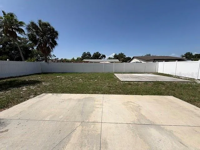 7904 Woodvine Cir — Photo 21