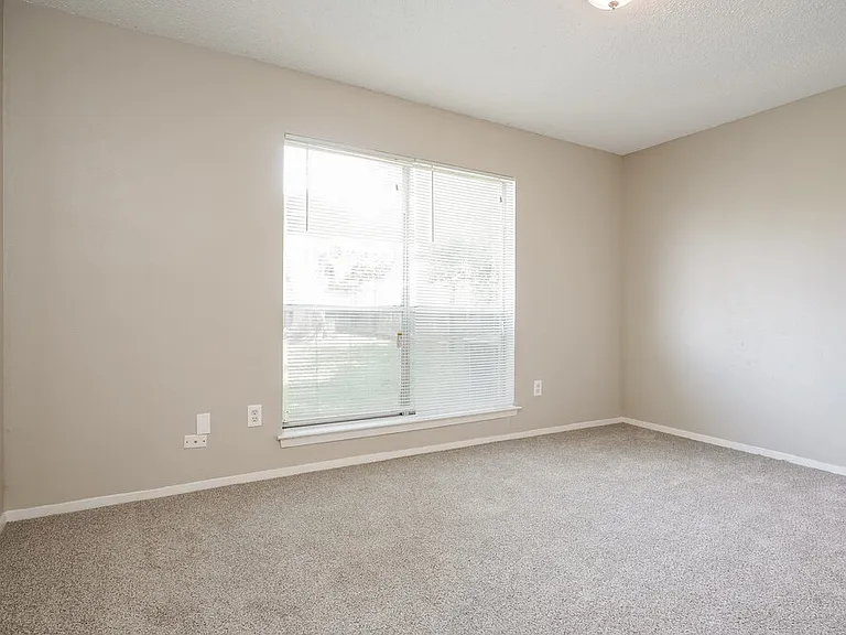 618 Thornwood Trl — Photo 15