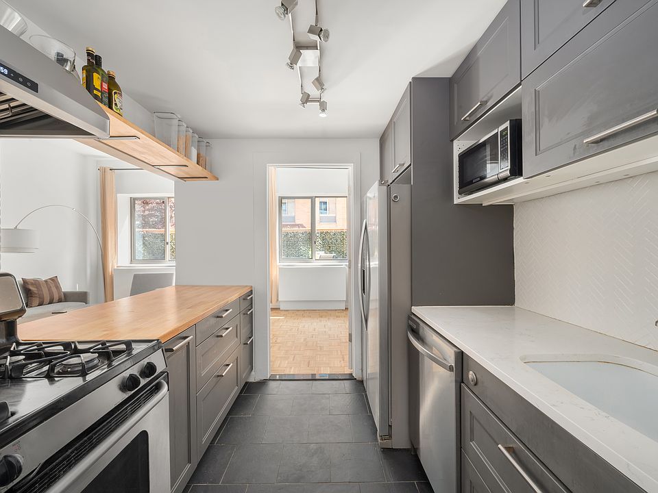 1st image of 300 W 135th St APT 2J