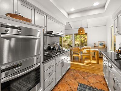 2648 State St APT 32, Santa Barbara, CA, 93105