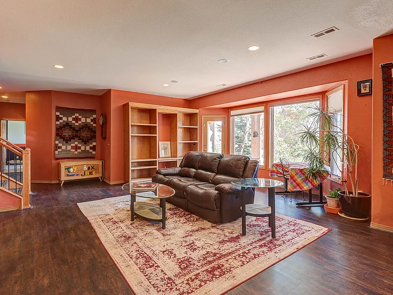 16175 Sandstone Dr — Photo 32