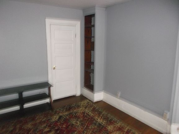 3rd image of 384 Richmond Ave #2