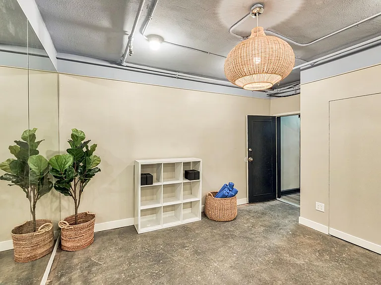 Hollymont Apartments — Photo 20