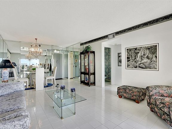 5th image of 4330 Hillcrest Dr APT 807