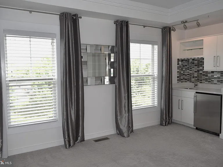 22447 Verde Gate Ter — Photo 26
