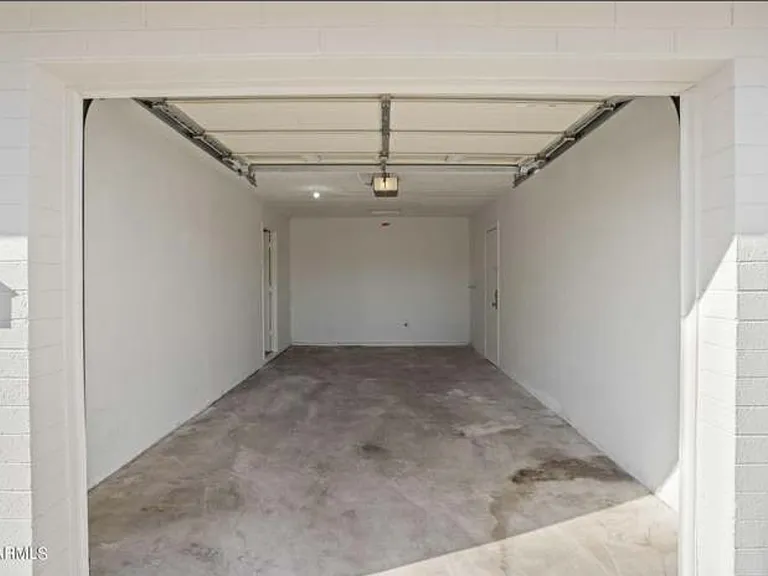 6228 W Cheery Lynn Rd — Photo 10