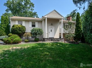 6 Boyler Ct, Sayreville, NJ 08872