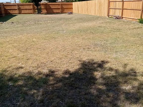 3rd image of 600 Bellaire Dr