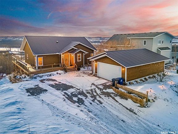 2nd image of 444 Saskatchewan ROAD