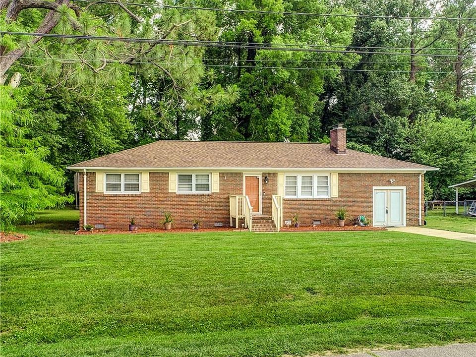 1008 Valmire Drive. Chesapeake in Essex Meadows 