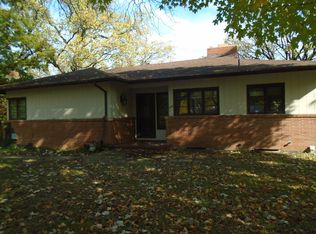 205 Shooting Park Rd, Peru, IL 61354