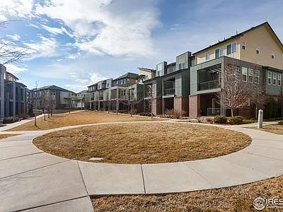 3 bed, 1393 sqft, $2,550 — Photo 3