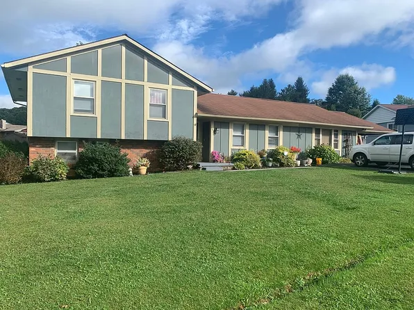 138 Partridge Dr, Bluefield, WV 24701
