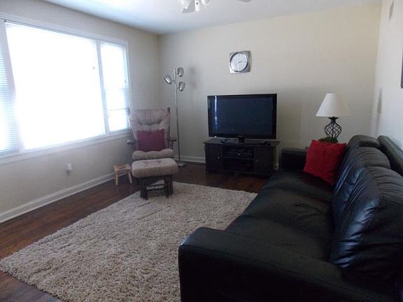 5th image of 11425 W 69th St