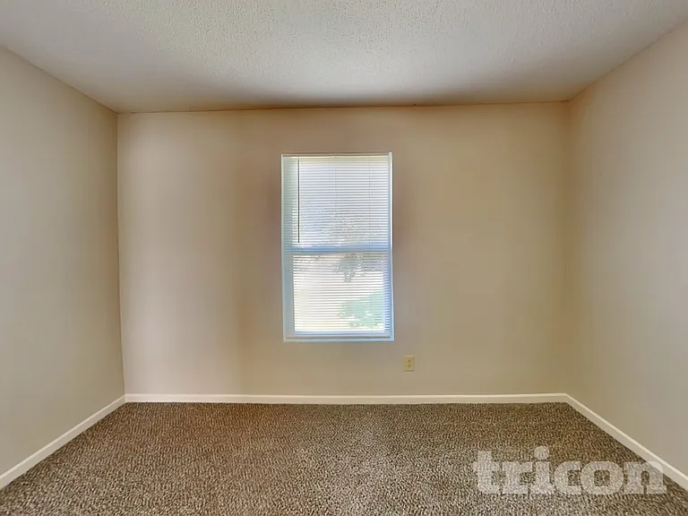 2168 Olympia Dr — Photo 11