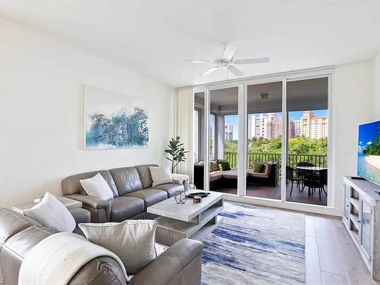 400 Flagship Dr #401 — Photo 8