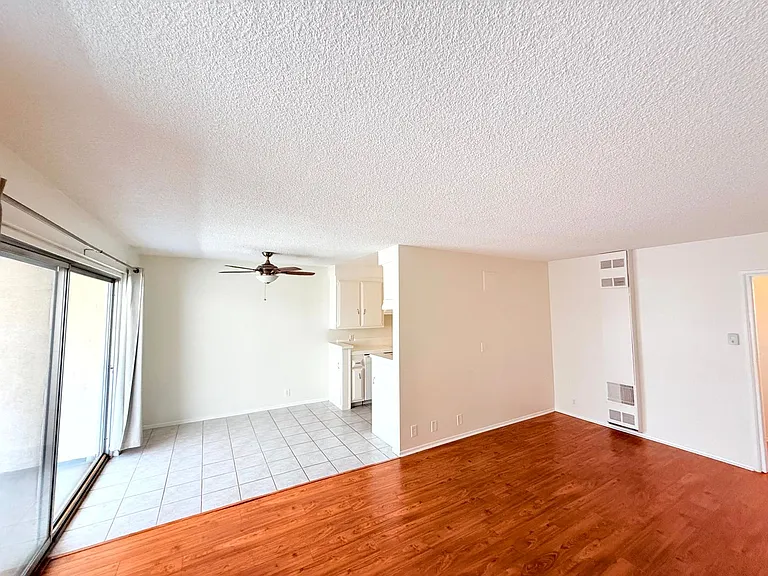 828 4th St #204 — Photo 4